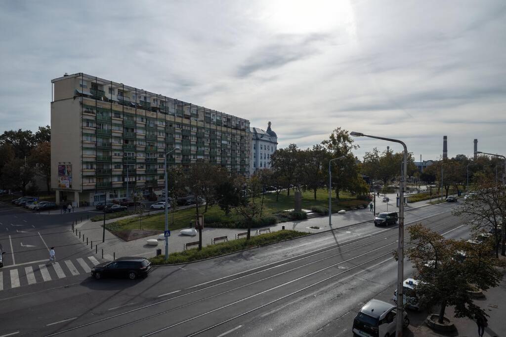 Petofi Family Apartman Debrecen Buitenkant foto